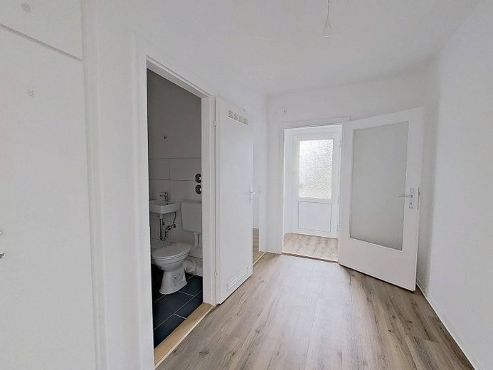 Geräumiges Single-Apartment mit BALKON – Ansicht I: Flur