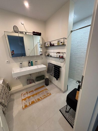 Exklusive 4-Zimmer-Wohnung in München-Obermenzing – Bad