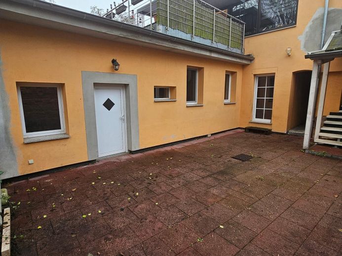 Außenansicht + Terrasse