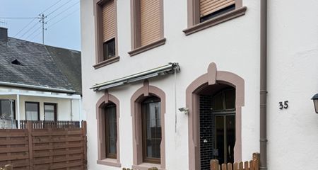 DB1 Vorgarten mit Terrasse