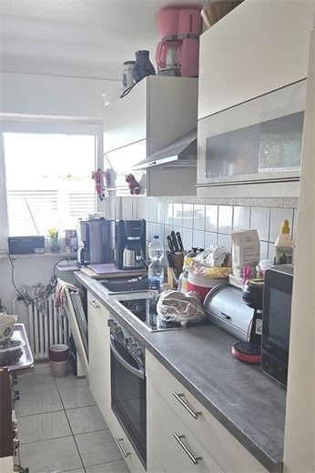 Küche mit Einbauküche