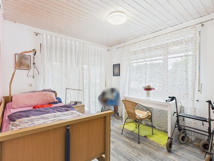Helle Doppelhaushälfte mit Wintergarten und Einliegerwohnung in familienfreundlicher Lage – Foto 23