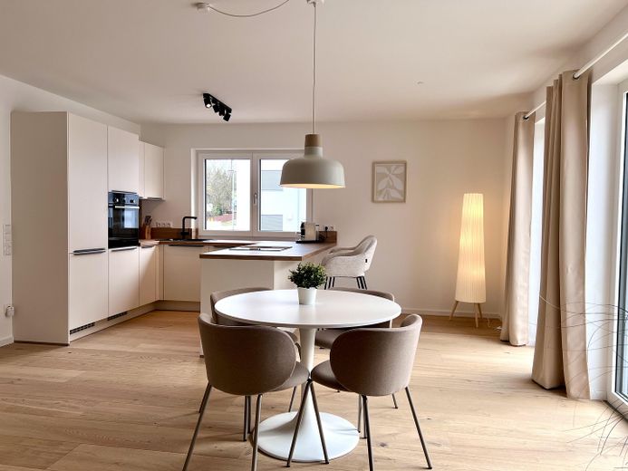 Voll möblierte 3 Zimmer Wohnung - WG geeignet! Einziehen. Ankommen. Wohlfühlen. – Foto 1