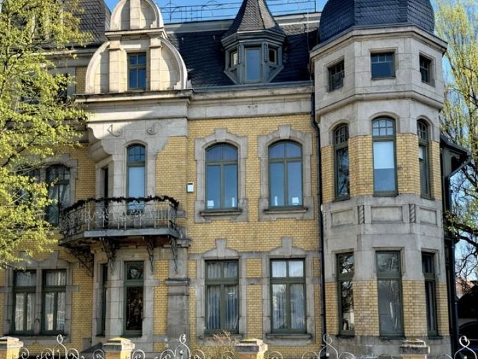 Stately office or practice space in a dream villa with parking spaces! – Foto 1
