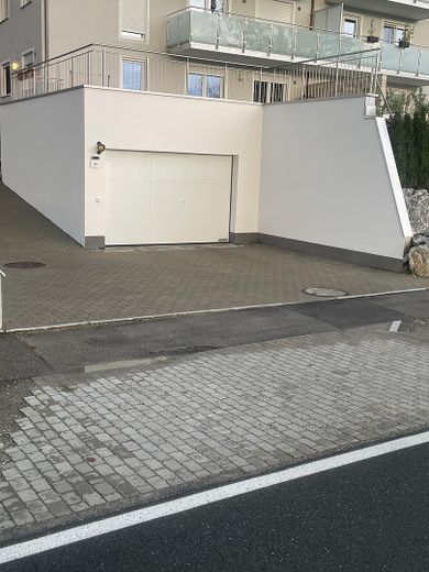 Zufahrt zur Garage