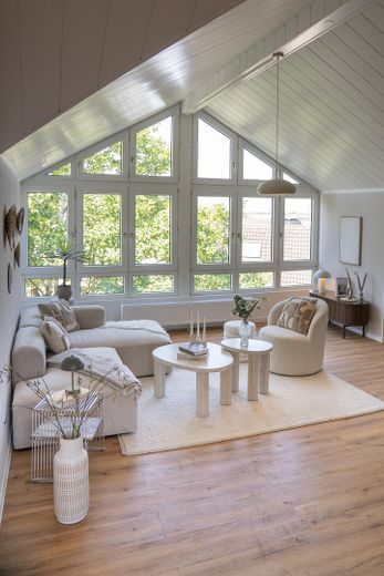 Dachgeschoss-Loft, 76 m² | Erstbezug nach Sanierung | Einbauküche | Homeoffice | provisionsfrei – फोटो 1