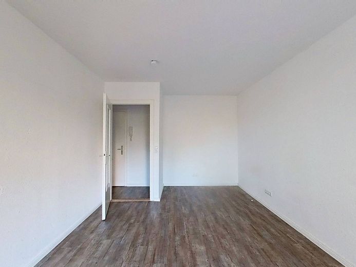 Modernes 1-Zi.-Apartment mit BALKON und EBK – Ansicht II: Wohn- und Schlafb…