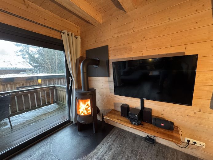 6 casas de troncos/casas de vacaciones con muy buena rentabilidad, en ubicación privilegiada. Venta individual o conjunta posible. – Foto 11