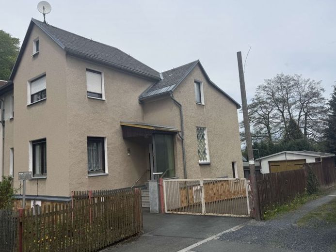 Wohnhaus (Doppelhaushälfte) mit 2 Garagen und viel Nebengelass – फोटो 1