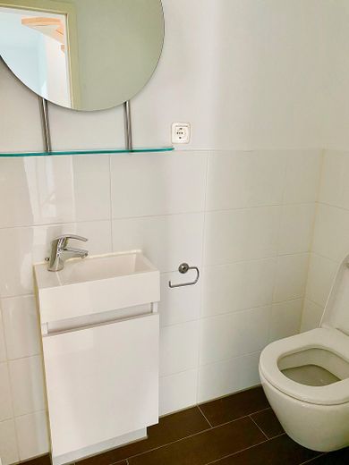 4-Zi.-Maisonette inkl. Garage in Frankfurt – Top-Rendite (5,5 %) oder Eigenbedarf möglich! – Gäste-WC