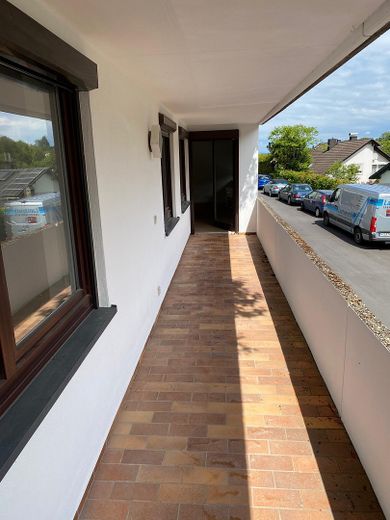 Frisch sanierte 3-Zimmer ETW mit separatem Eingang – Balkon