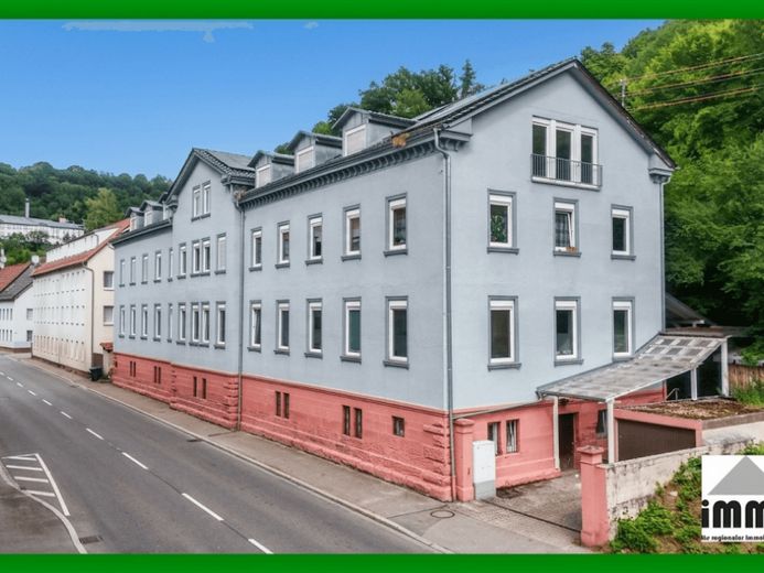 MFH mit 9 Wohnungen + Gewerbe | Mietpotenzial bis 120.000 €/Jahr | Neue Heizung, Dach &PV | 952 m² | – Foto 1