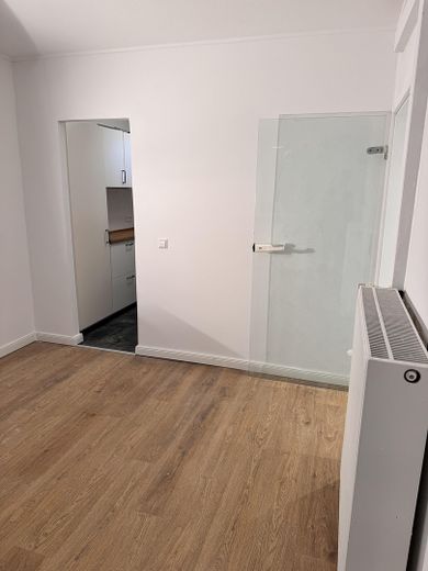 Kapitalanlage in Hannover-Mittelfeld – vermietete 2,5-Zimmer-Wohnung mit Aufzug – Wohnzimmer