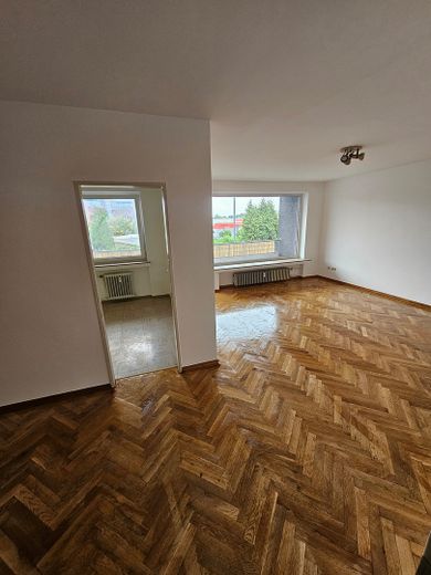 Großzügige ca. 100 m² Wohnung mit Parkett, Tageslichtbad und hellen Räumen – Foto 4