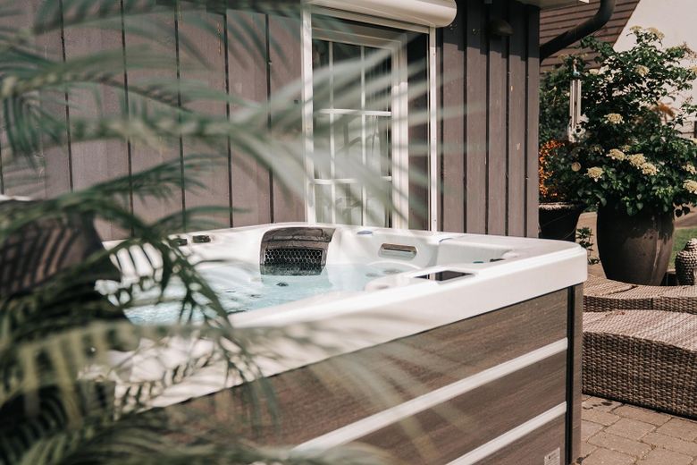 Outdoor Whirlpool (Wärmepume)