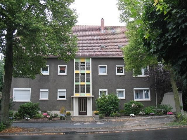 Einziehen, wohlfühlen, leben - möbliertes Apartment – Wohnhaus Straßenseite