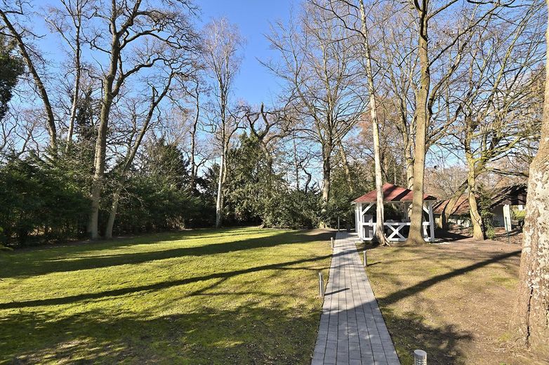 TOP-Villenanwesen in bester Lage von Alt-Oberneuland – Grundstücksansicht