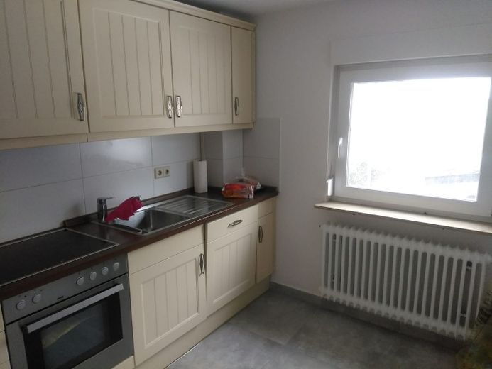 (105-02) möbeliertes 1 Zimmer in 2 er WG (Küche-Dusche-WC) in ruhiger Lage – Foto 1