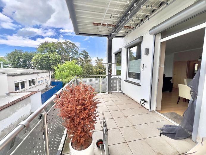 Moderne 4-Zimmer-Wohnung im Herzen von Kassel mit Westbalkon – Westbalkon