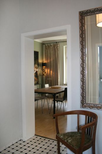 Charmante Altbauwohnung mit Balkon und Garten Nähe Kurpark Stuttgart Bad Cannstatt – Foto 2
