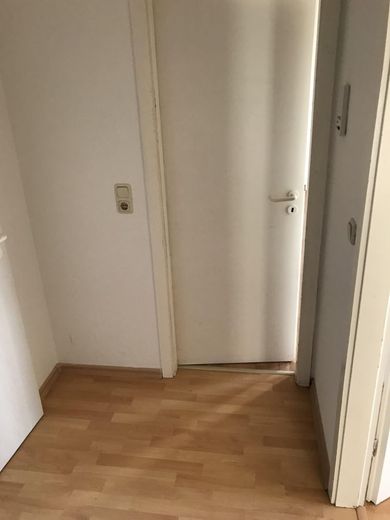 Schöne preiswerte 2-R-Wohnung ca.34m2in MD-Sudenburg  zu vermieten. – Flur