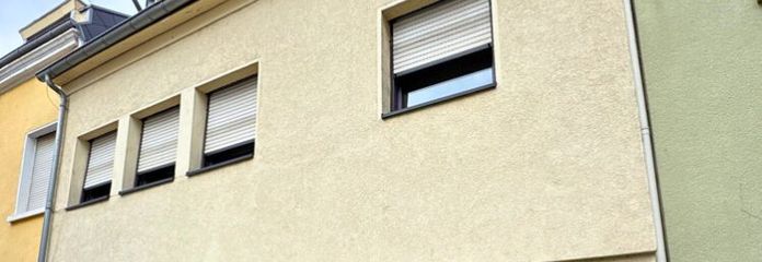 Spacious residential and commercial building, 410 m² total area on a quiet side street