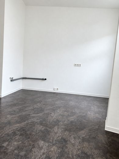 Period-building dream, first occupancy after renovation, 3 rooms, balcony & prime location in Stadtfeld – Küchenwand für EBK