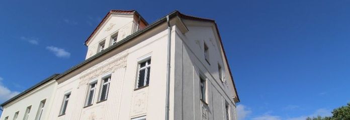 3 свободные квартиры в переднем доме и 2 квартиры в заднем доме