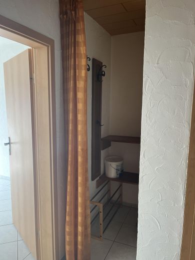 Frisch renovierte, bezugsfertige 3 Zimmer Mietwohnung in Bünde mit großen Balkon (Südseite) – Umkleidefläche