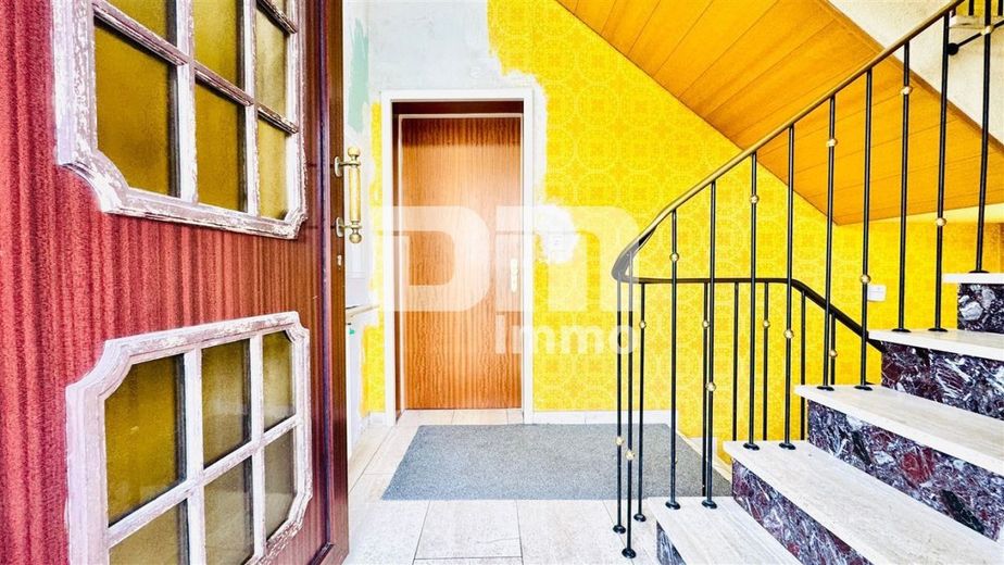 Gepflegtes Ein / Zweifamilienhaus mit Doppelgarage in begehrter Ortsrandlage von Zierenberg – EG Haupteingang