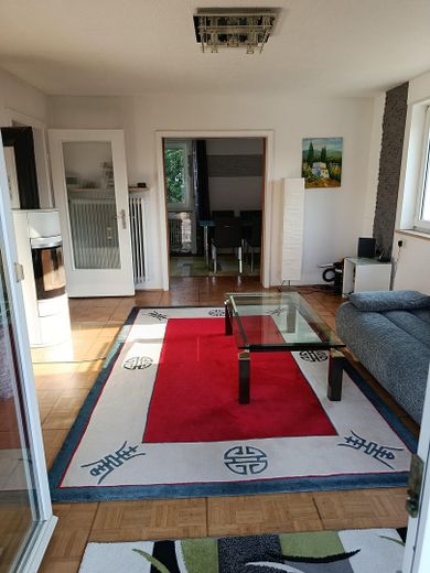 Zweifamilienhaus in Toplage, Ruheoase mit Pool am Stadtrand von Friedberg/Augsburg, Hochzoll – Wohnzimmer, dahinter Esszimmer