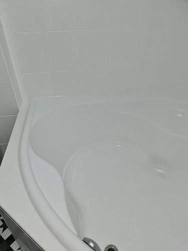 Attraktive Souterrain-2 Zi-Wohnung  88 qm in Jugenstil-Villa zu vermieten – Badezimmer Bild 3