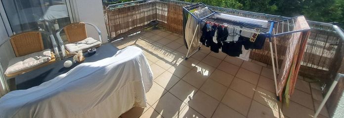 Ruim wonen met balkon, ligbad, extra lange garage & parkeerplaats – Balkon