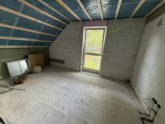 السكن الأول: منزل شبه منفصل حديث في توماسبرغ – 4 غرف، 118 م² – Aktueller Baustand Sept. 2026