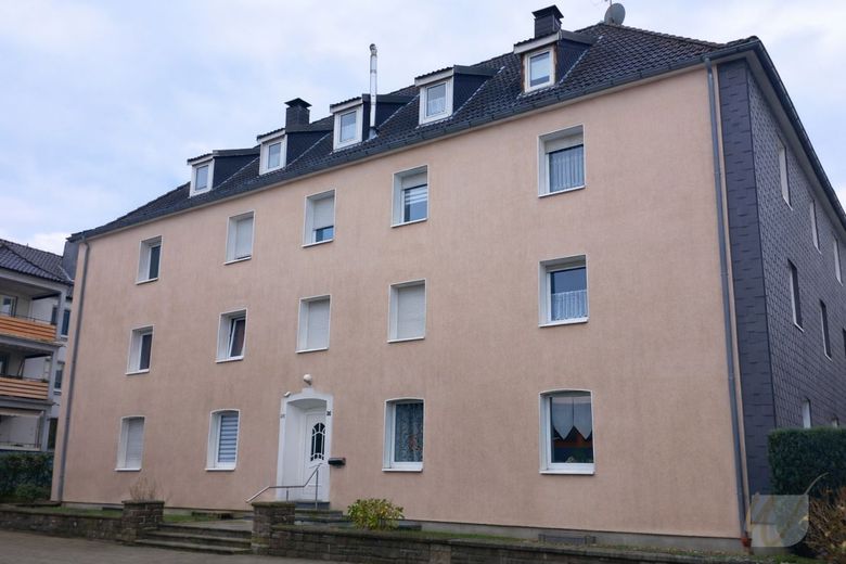 Ein Zuhause zum Ankommen - Helle Familienwohnung mit Platz, Wärme und Wohlfühlcharakter – Hausansicht