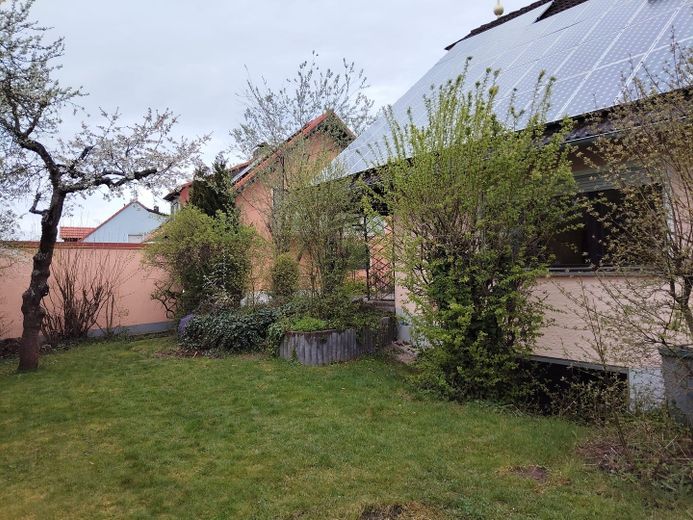 Zwei EFH mit Nebengebäude in Hemhofen – Photovoltaik auf Südseite
