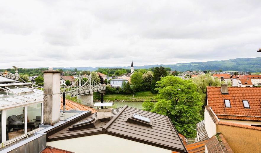 Großzügige Dachgeschosswohnung mit zwei Dachterrassen im Herzen der Altstadt von Laufen – Ausblick Terrasse 