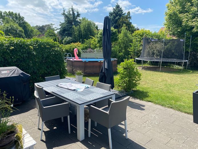 Affascinante casa unifamiliare con bel giardino a Groß Schwülper – Foto 4