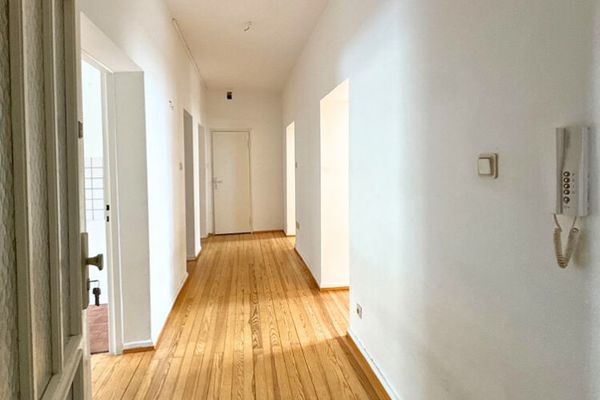 सारब्रुकेन के स्टाडेन के पास विशाल 4-ZKB भूतल अपार्टमेंट