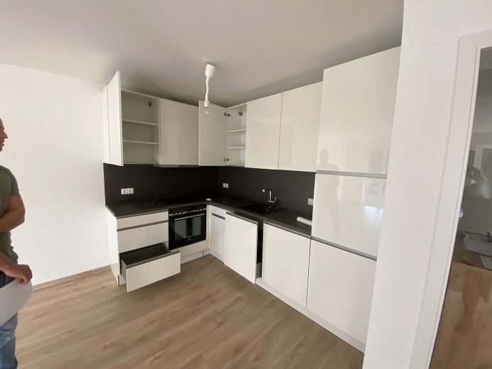 Abitare in esclusiva ad Augsburg-Göggingen: l’eleganza moderna incontra il comfort abitativo di alto livello – Küche