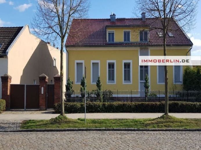 IMMOBERLIN.DE - Exzellentes Anwesen mit sanierten Gebäuden & Grundstückspotential – Foto 1