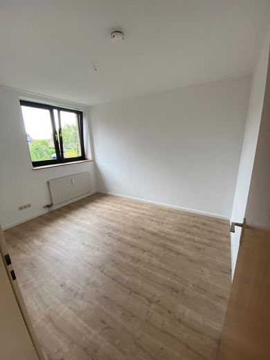 Mönchengladbach-Giesenkirchen: 3-pokojowe mieszkanie z loggią do wynajęcia – Kinderzimmer