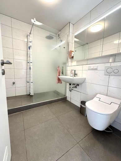 *PROVISIONSFREI* Helle 4-Raum-Wohnung mit 2 Balkonen in gepflegtem Haus – Dusche / WC