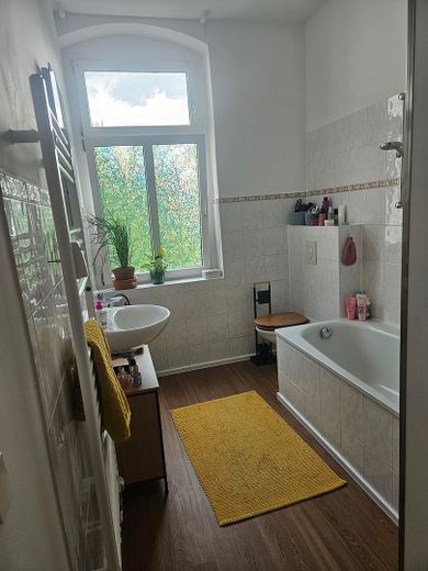 Sueño de edificio antiguo en Mittenwalde: 2 hab., 56 m², suelos de madera, cocina equipada y uso compartido del jardín – Foto 8