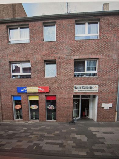 Wohn / Geschätshaus am Bahnhof/Fußgängerzone – Hausansicht