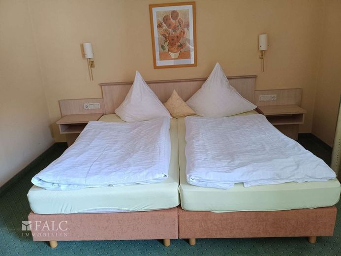 Hotel und Gastroimmobilie mit viel Raum zur individuellen Verwendung – Schlafzimmer