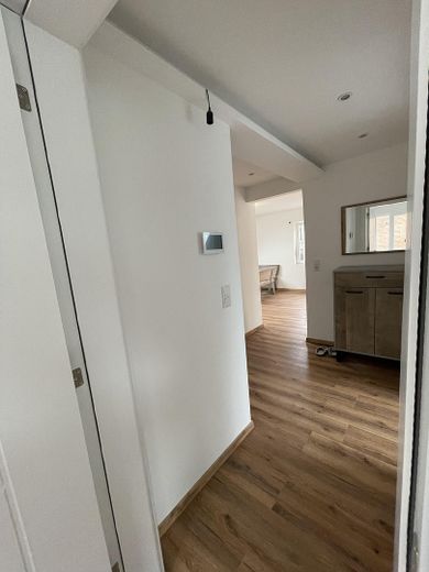 Wohnung im idyllischen Grün in einer Top-Lage. Erstbezug!! – Flur untere Etage