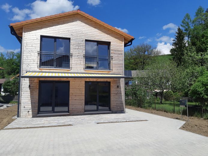 Südansicht Holzhaus Siegsdorf
