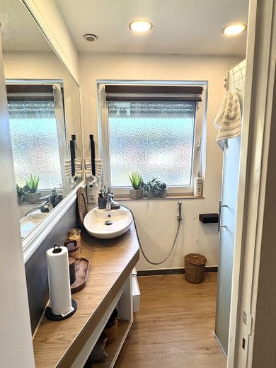 Charmantes Reihenhaus in Hamburg-Rahlstedt – Badezimmer Obergeschoss