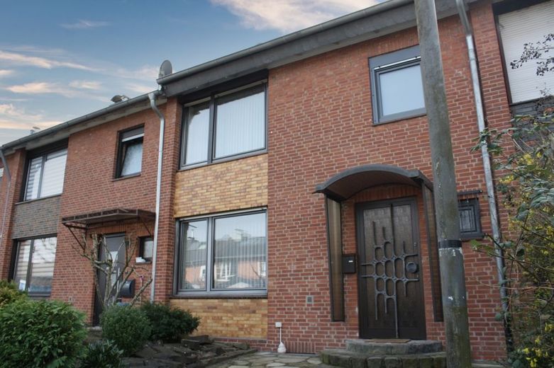 *****Klein, fein, mein - dieses Haus sucht seine glückliche Familie*** – Haustür